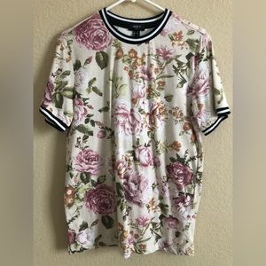 Men’s Forever 21 Pink Floral with Black & White Stripes Ringer Tee Size Small